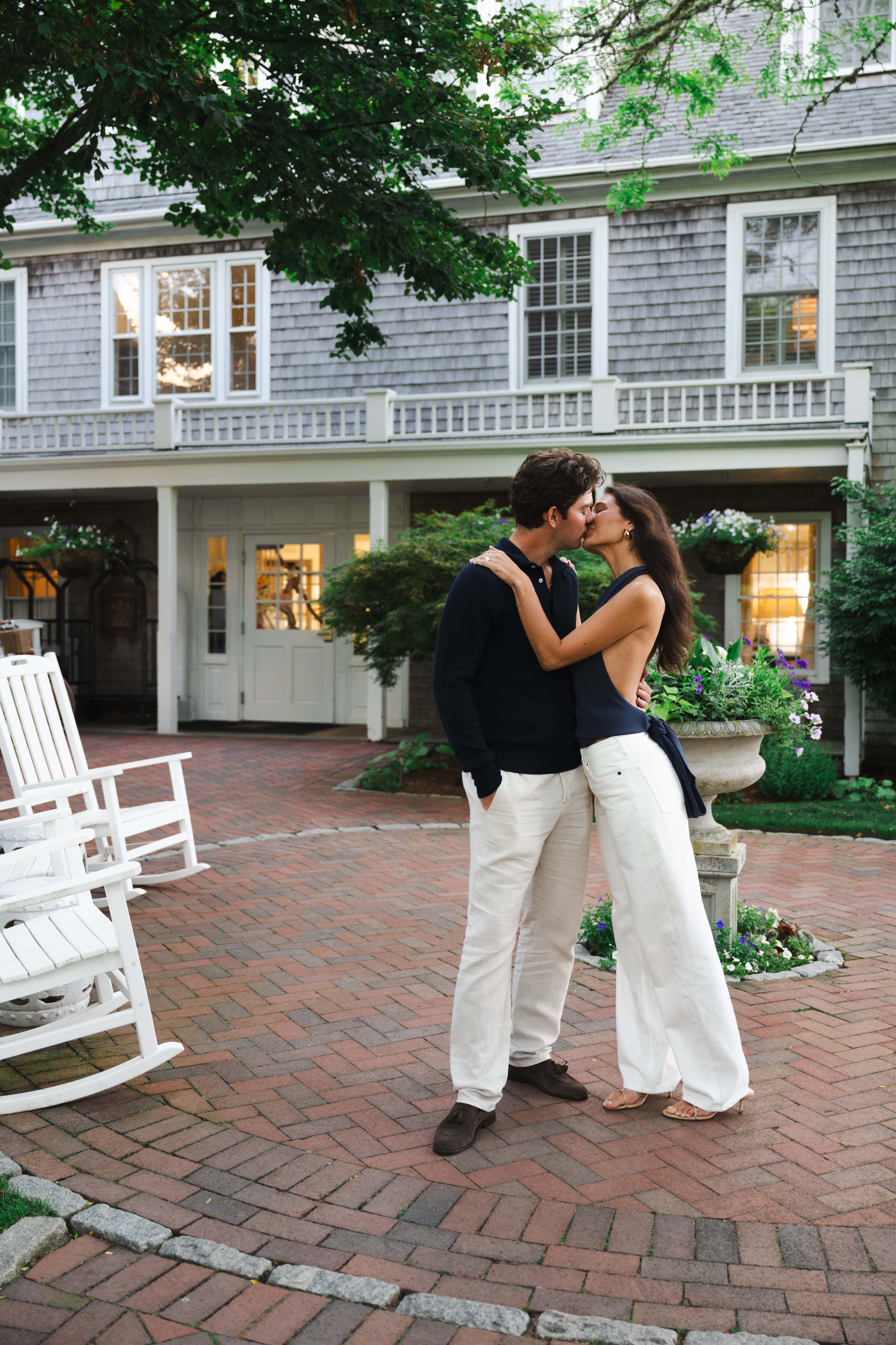 Wauwinet proposal photographer ring detail Perla Images